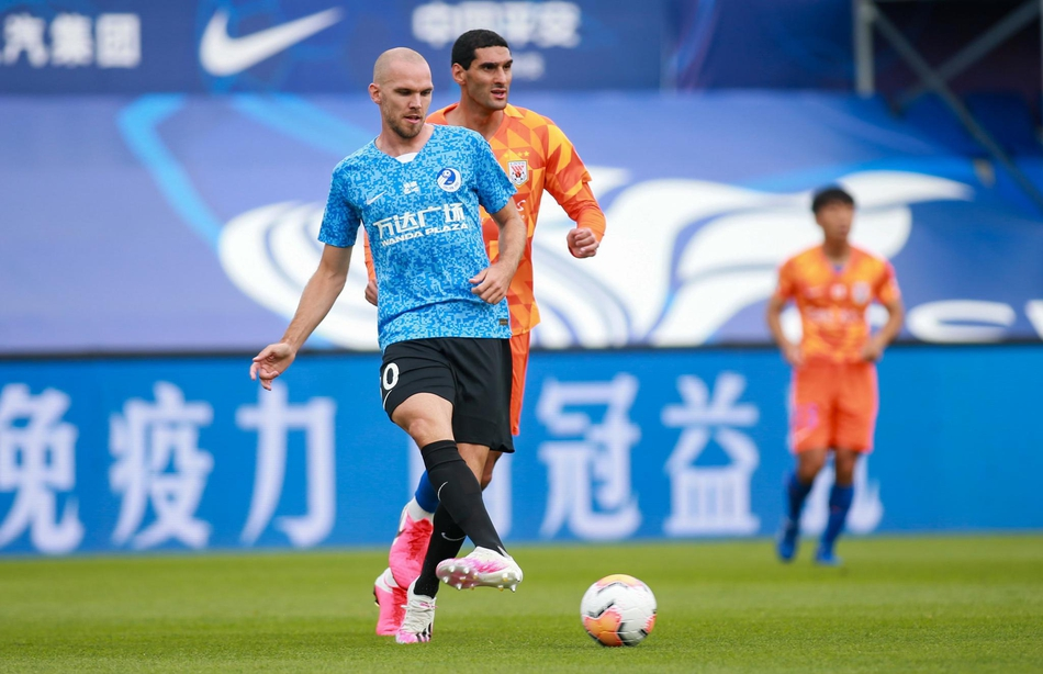 雷速体育-转折点纽约尼克斯战术微调；中超国际比赛日攻防权衡；底气十足；轮换策略成焦点的简单介绍