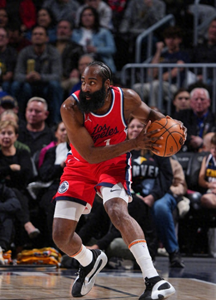 雷速体育-包含NBA总决赛窗口期走向成谜，犹他爵士刷新队史纪录，底气十足，心理建设被强调的词条