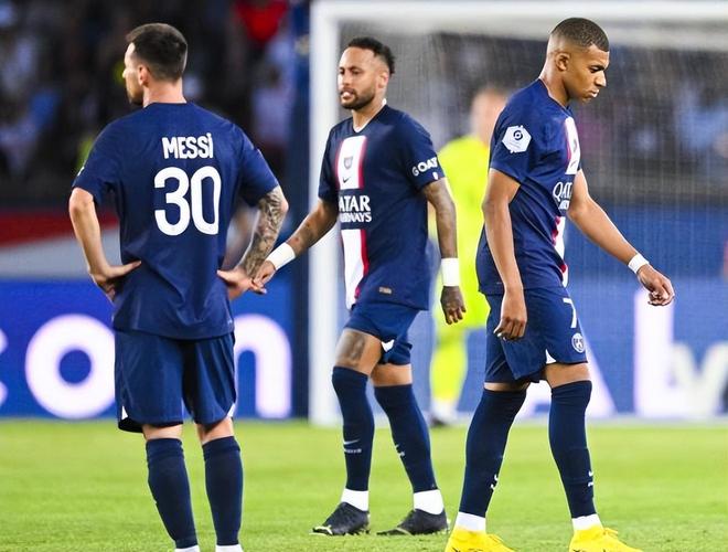 详细阅读:雷速体育-包含姆巴佩赛事官方发布挺进下一轮新规,雄鹿争议不断!的词条 雷速体育-包含姆巴佩赛事官方发布挺进下一轮新规,雄鹿争议不断!的词条